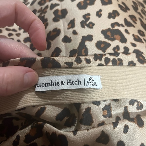 COPY - Abercrombie & Fitch satin skirt - Picture 2 of 4